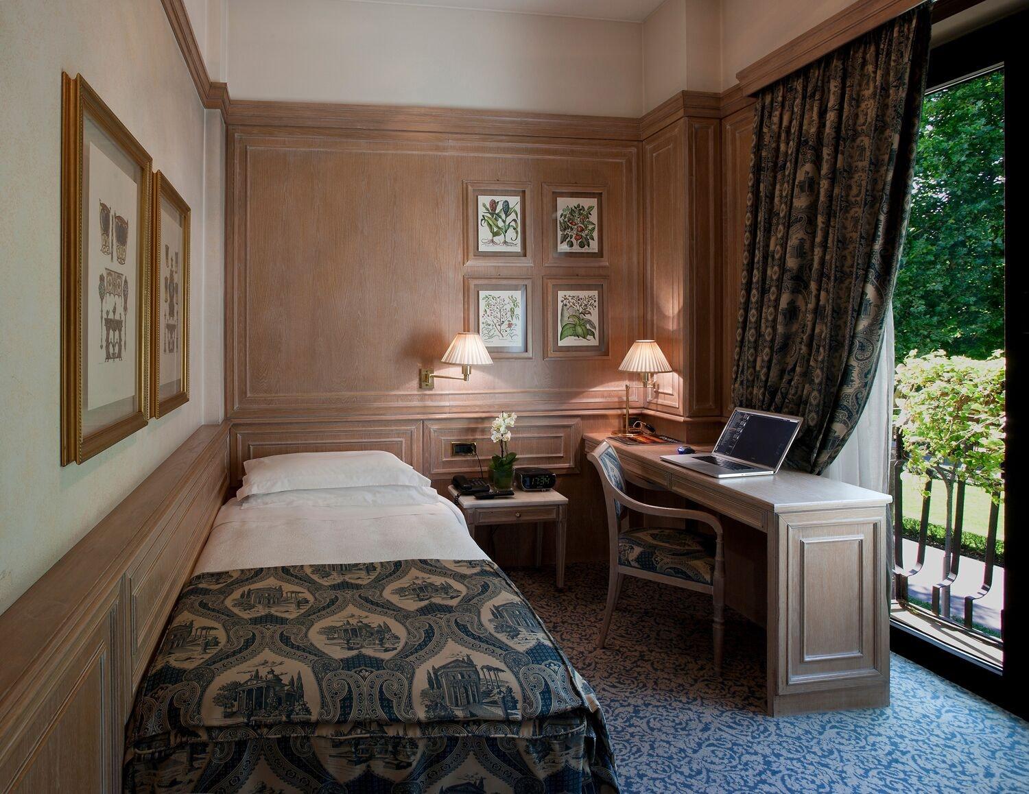 De La - Small Luxury Of The World 4*