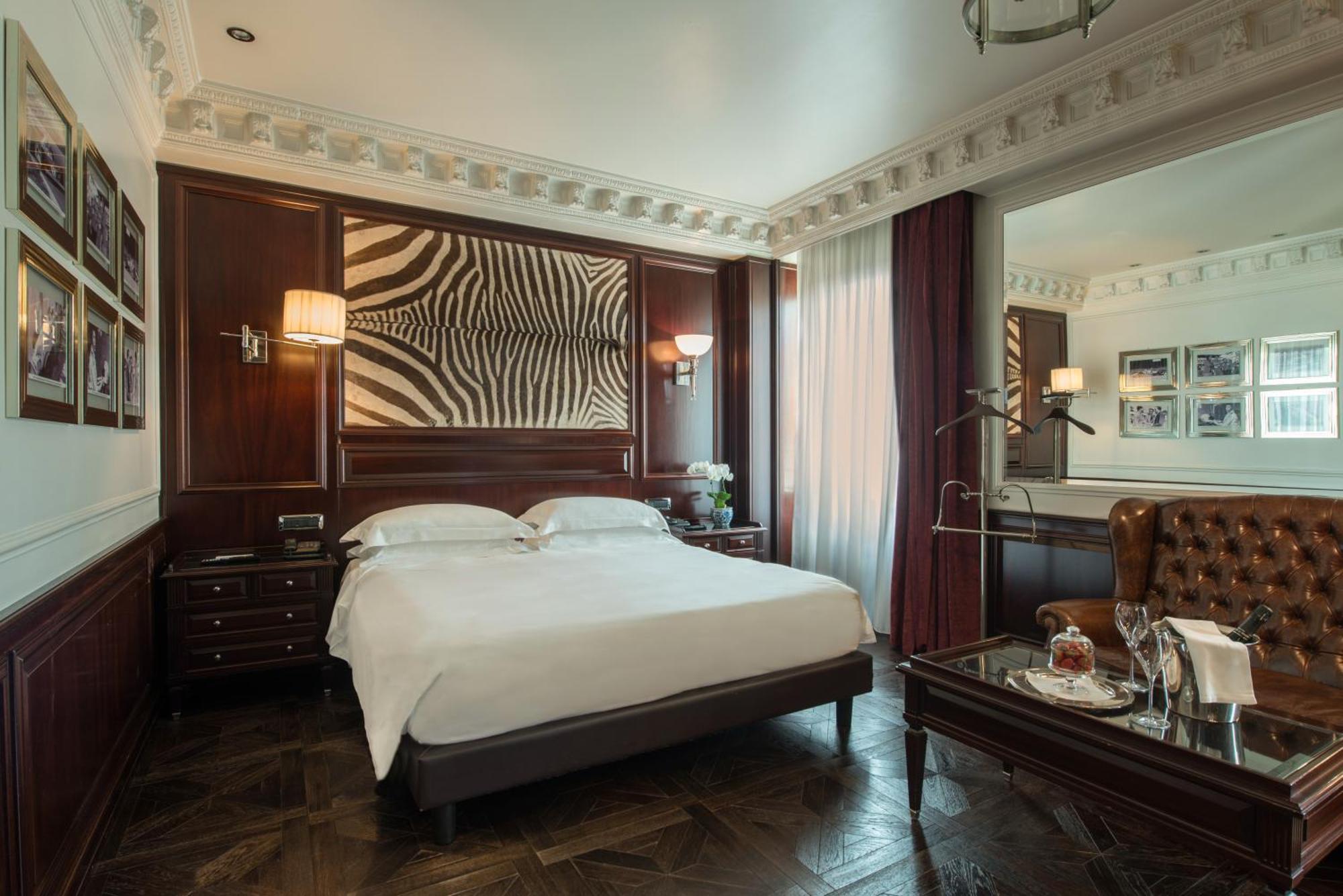 De La - Small Luxury Of The World