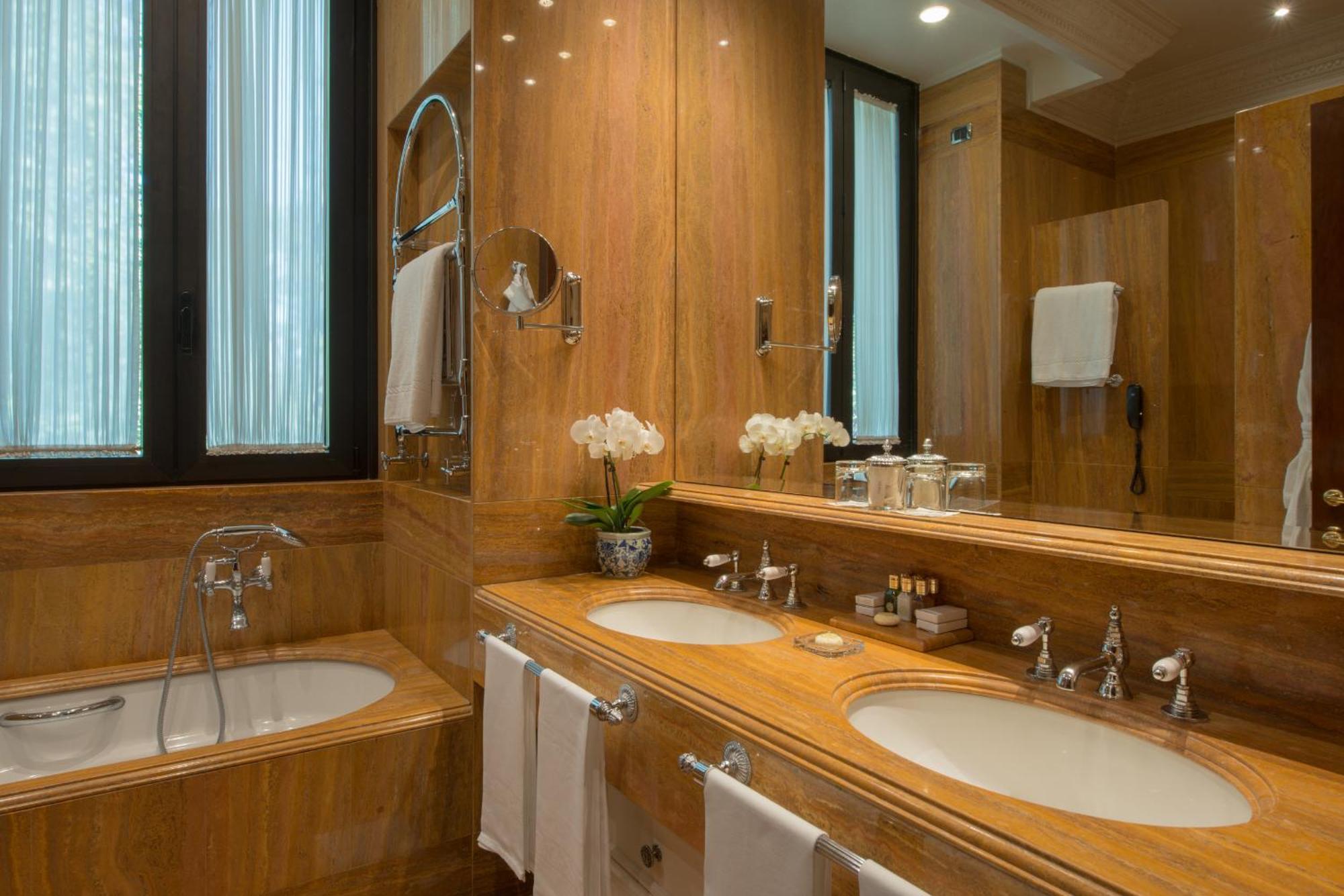 De La - Small Luxury Of The World 4* Monza