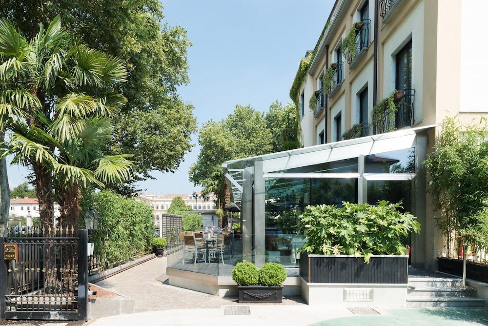 De La - Small Luxury Of The World 4* Monza