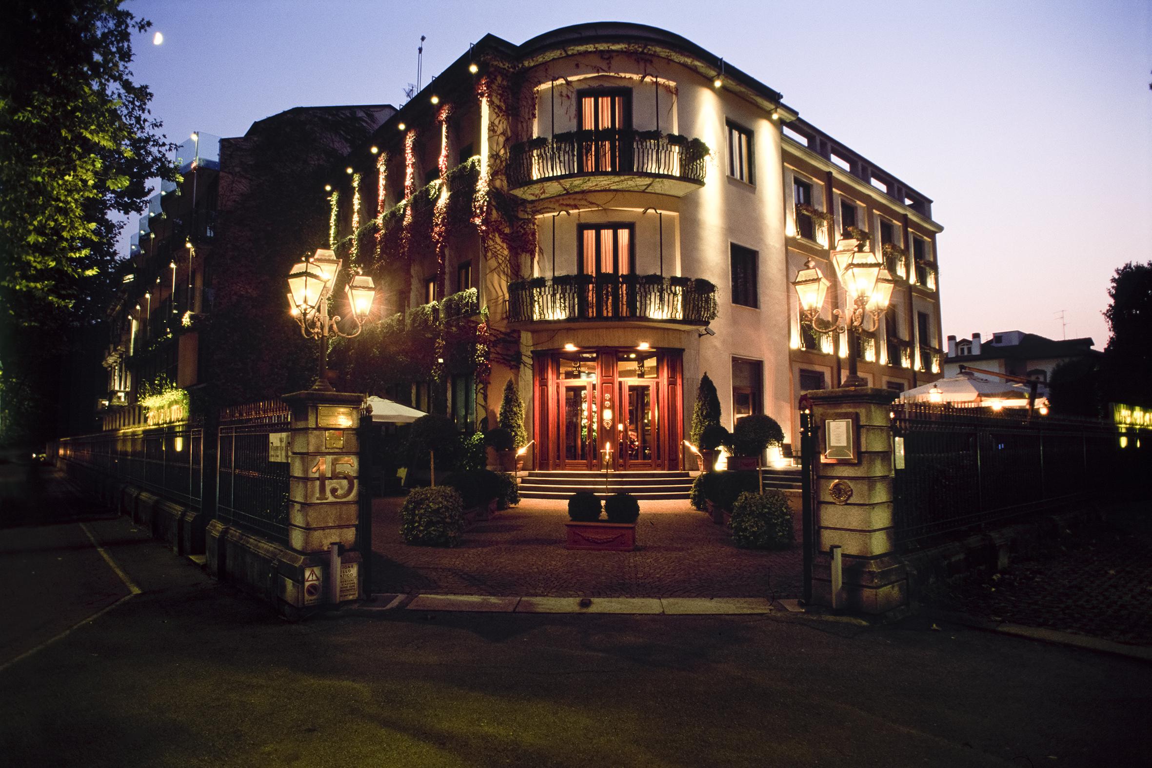 De La - Small Luxury Of The World 4*