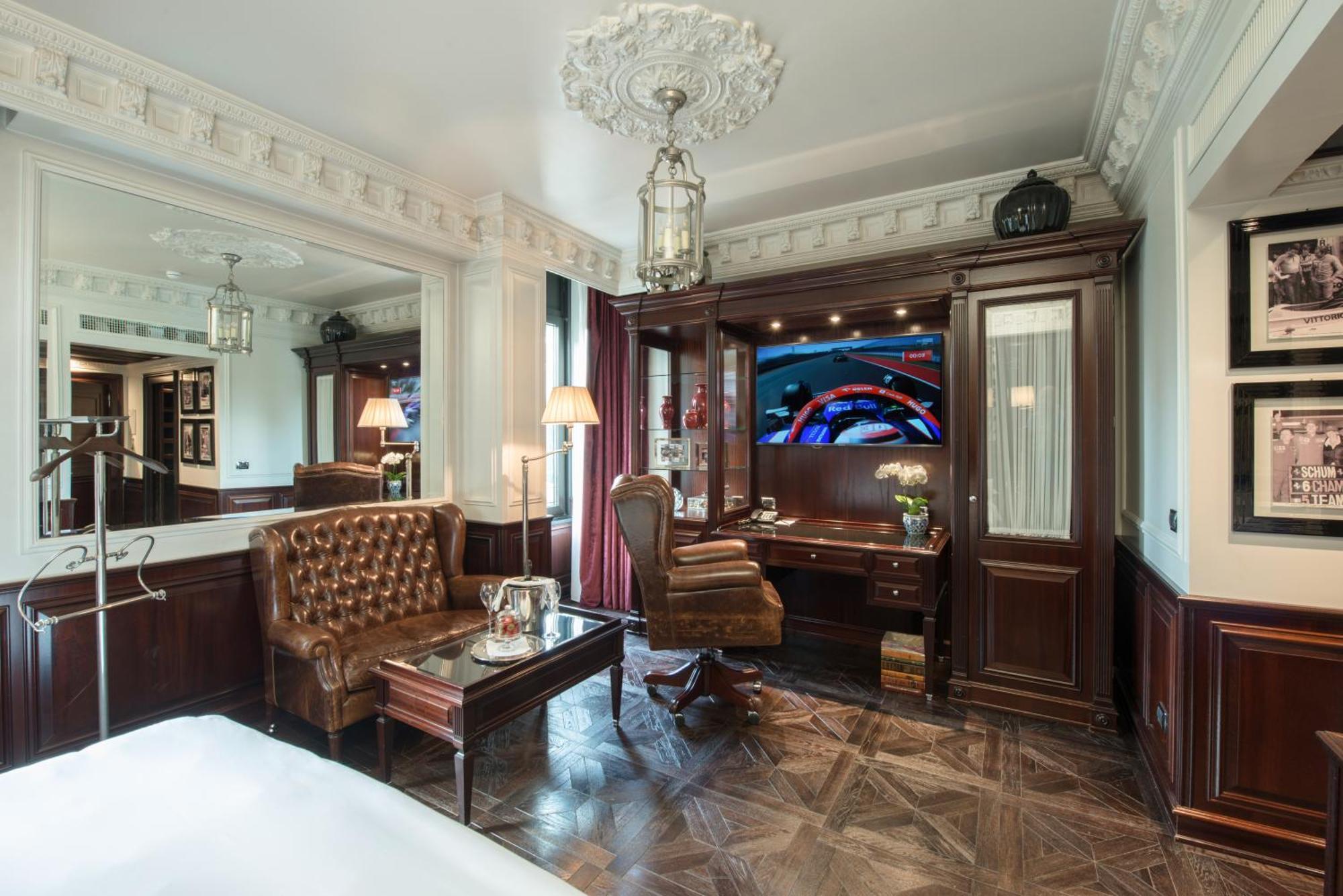 De La - Small Luxury Of The World 4* Monza