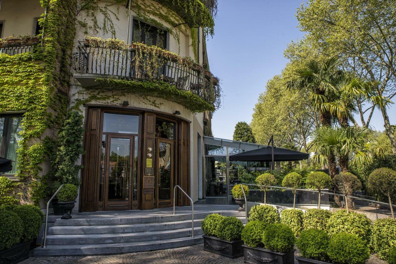 De La - Small Luxury Of The World 4*